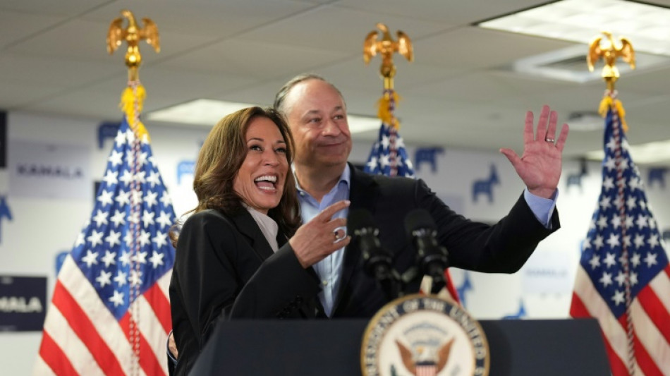 Kamala Harris, soutenue par les démocrates, se lance en campagne en attaquant Trump